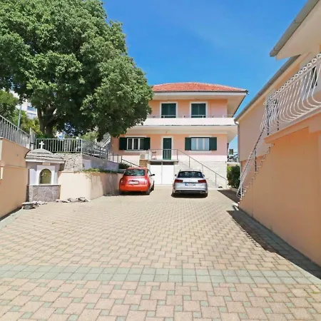 Apartman Simun * Primošten
